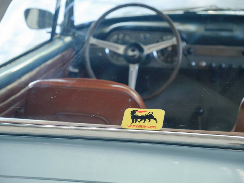 Bild 28/50 von Lancia Flaminia GT 2.5 3C Touring (1963)