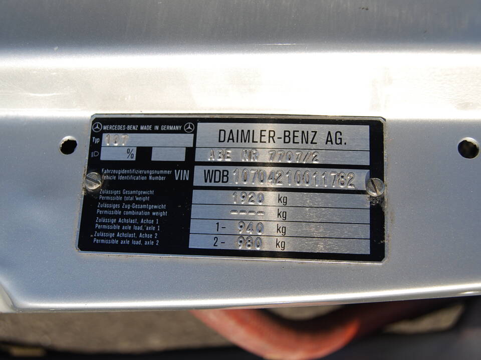 Image 50/87 of Mercedes-Benz 280 SL (1982)