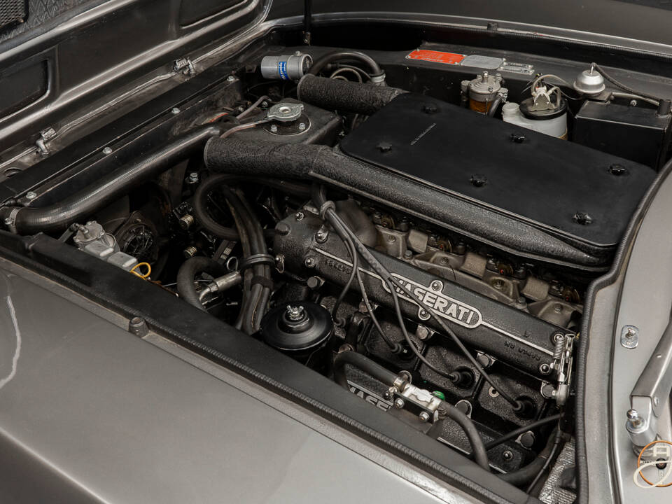 Bild 15/24 von Maserati Indy 4900 (1971)
