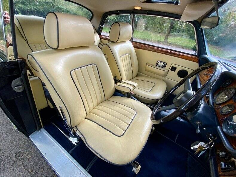 Image 12/42 of Bristol 411 Mk. V (1975)