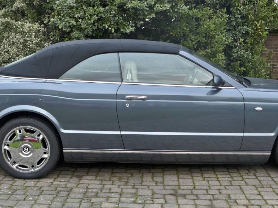 Image 7/50 of Bentley Azure (2007)