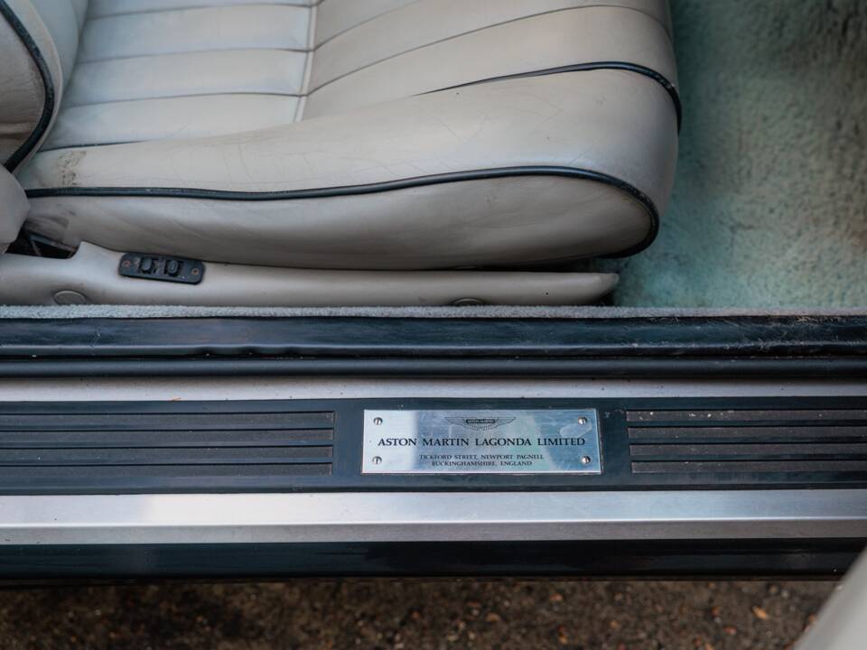 Imagen 39/50 de Aston Martin Virage Volante (1994)