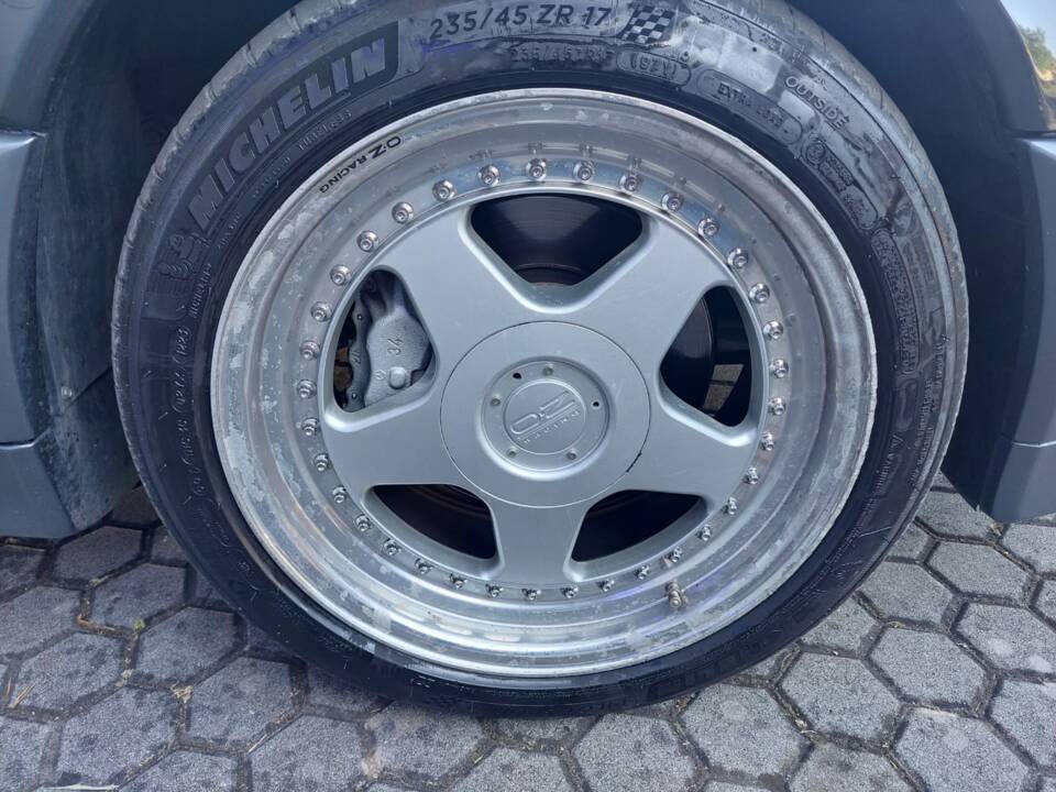 Image 13/22 of Mercedes-Benz 500 SL (1991)