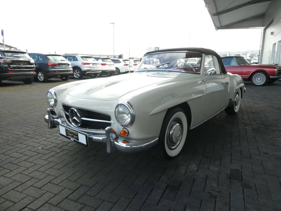 Image 3/27 of Mercedes-Benz 190 SL (1961)