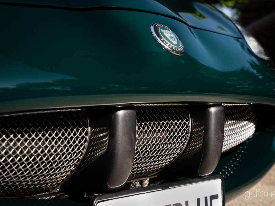 Image 8/70 of Jaguar XKR (2004)