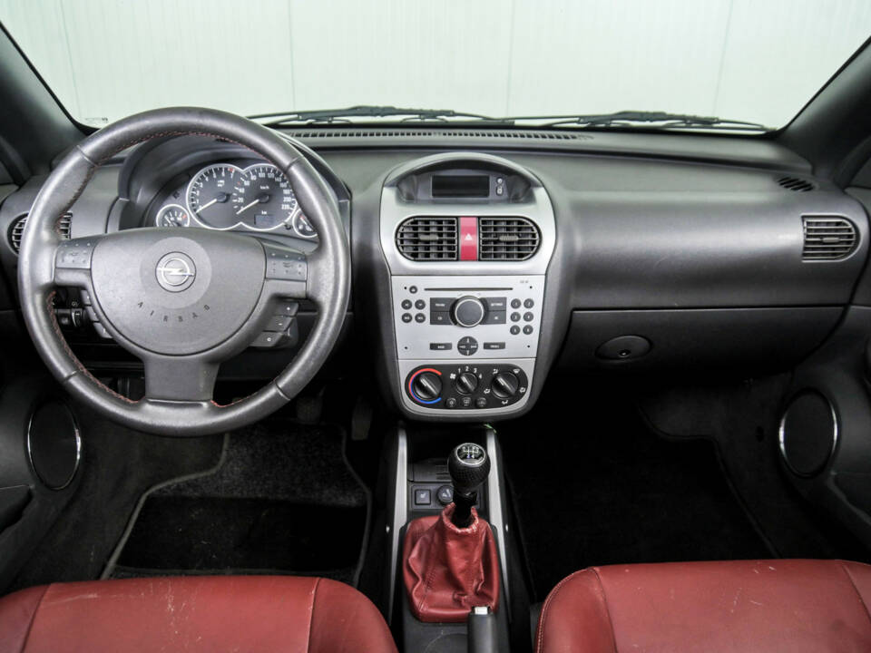 Image 7/50 of Opel Tigra TwinTop 1.4 Twinport (2006)