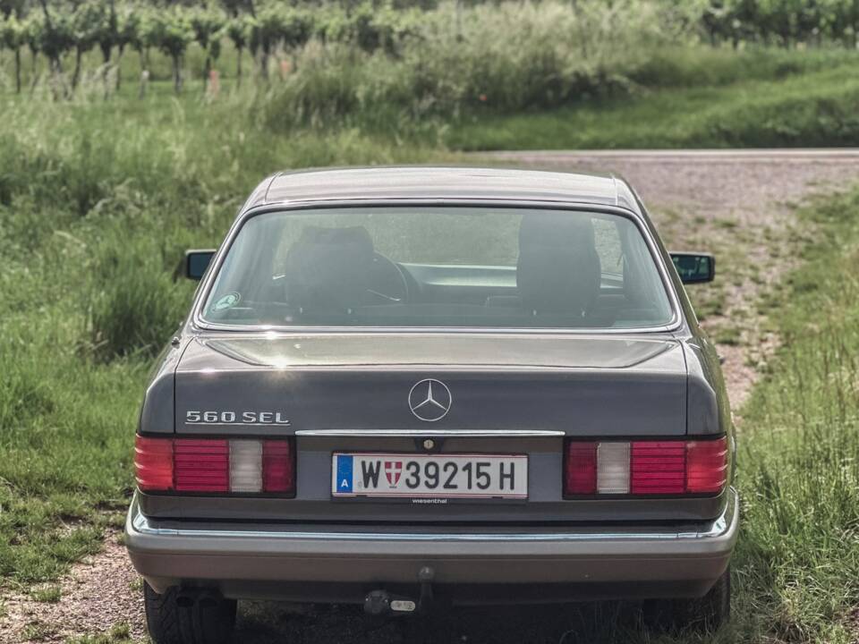 Image 4/18 de Mercedes-Benz 560 SEL (1986)