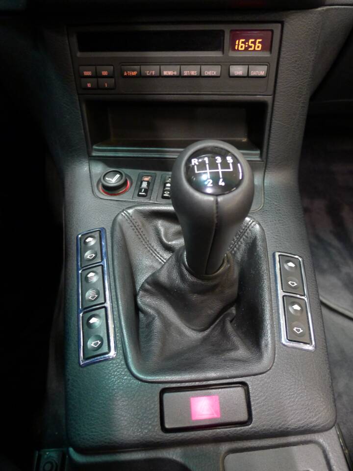 Imagen 4/35 de BMW 328i (1996)