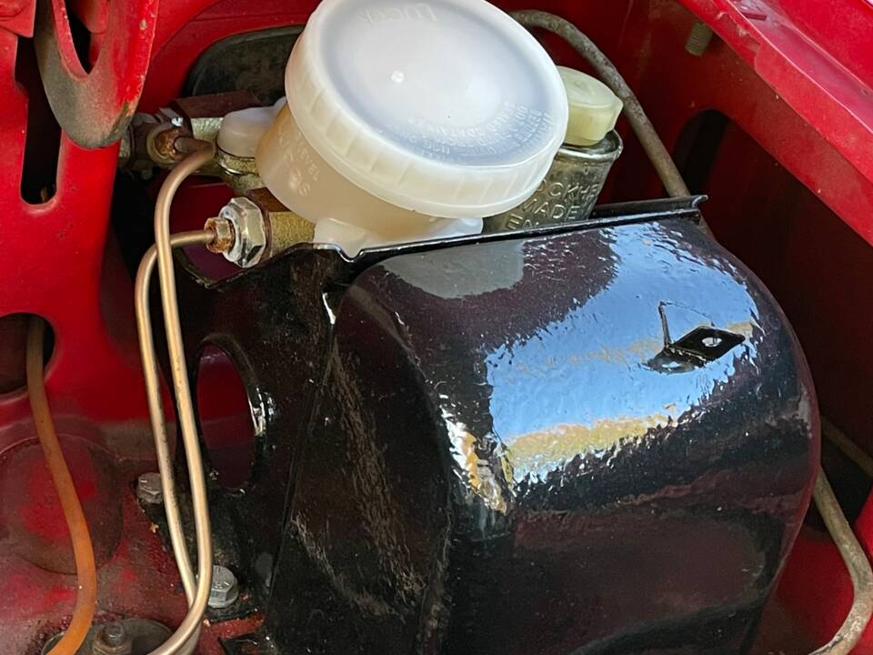 Image 18/50 of MG MGB GT (1972)