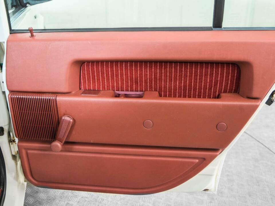 Image 36/50 de Volvo 740 (1984)