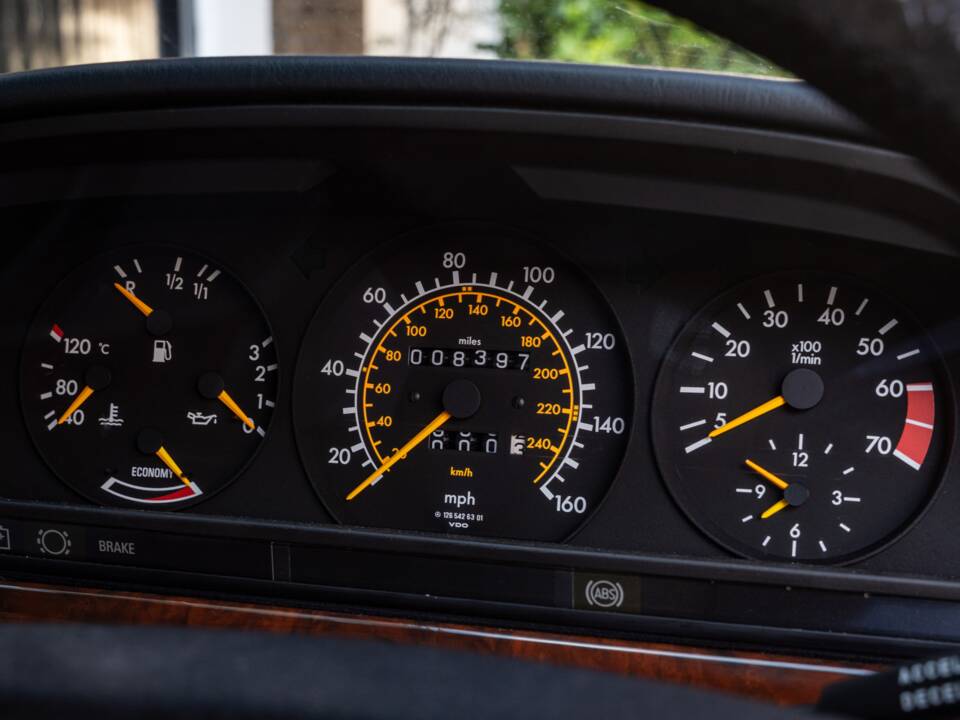 Bild 29/50 von Mercedes-Benz 500 SEL (1984)