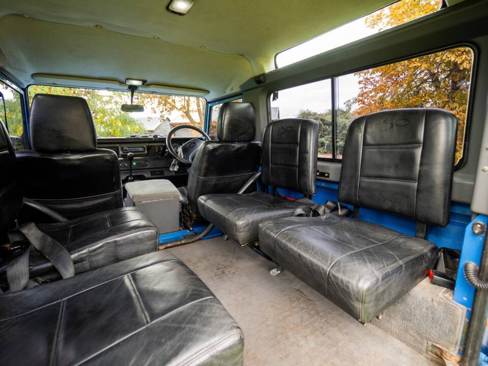 Image 50/50 of Land Rover Defender 90 "50th Anniversary" (1998)