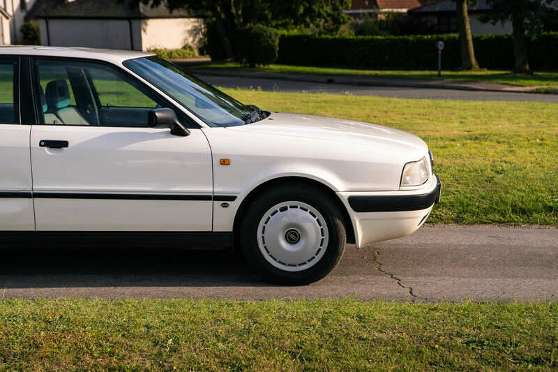 Bild 12/50 von Audi 80 - 2.0 E (1993)