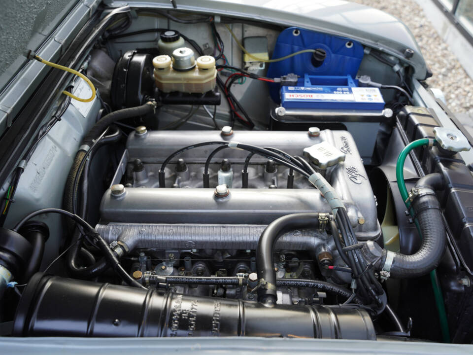 Imagen 16/50 de Alfa Romeo Giulia Nuova Super 1300 (1978)