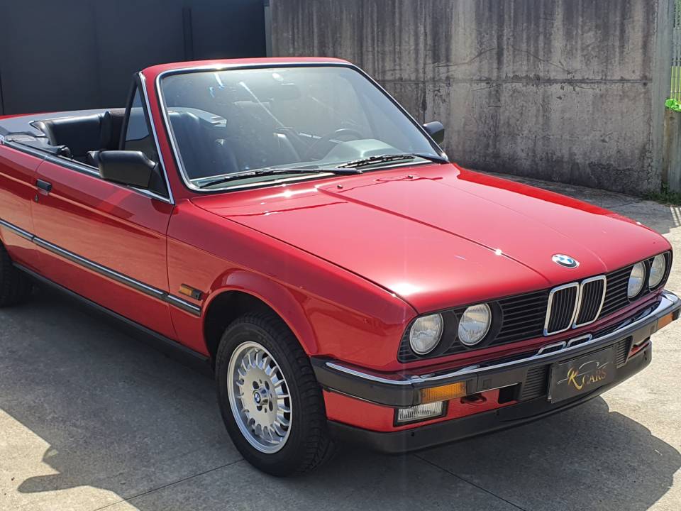 Image 12/38 of BMW 320i (1987)