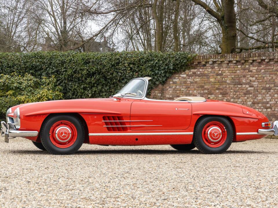 Image 21/50 de Mercedes-Benz 300 SL Roadster (1962)