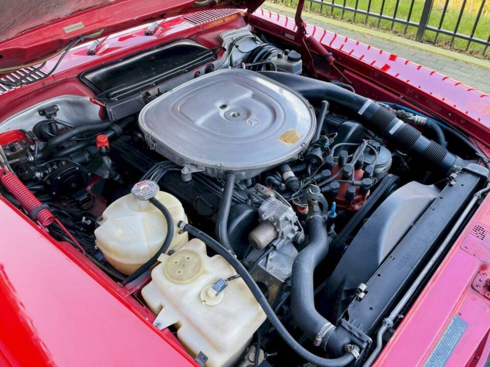 Image 21/36 de Mercedes-Benz 560 SL (1987)