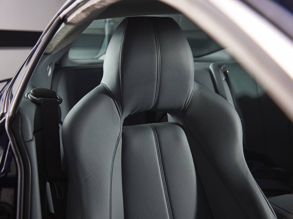 Aston Martin DB 9 - Sitze