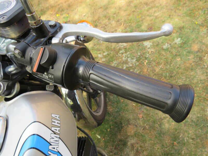 Image 11/36 of Yamaha RD 125 DX (1981)