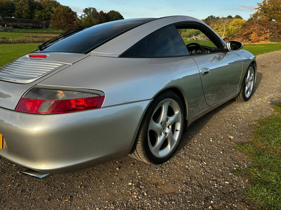 Image 19/54 de Porsche 911 Carrera (2003)