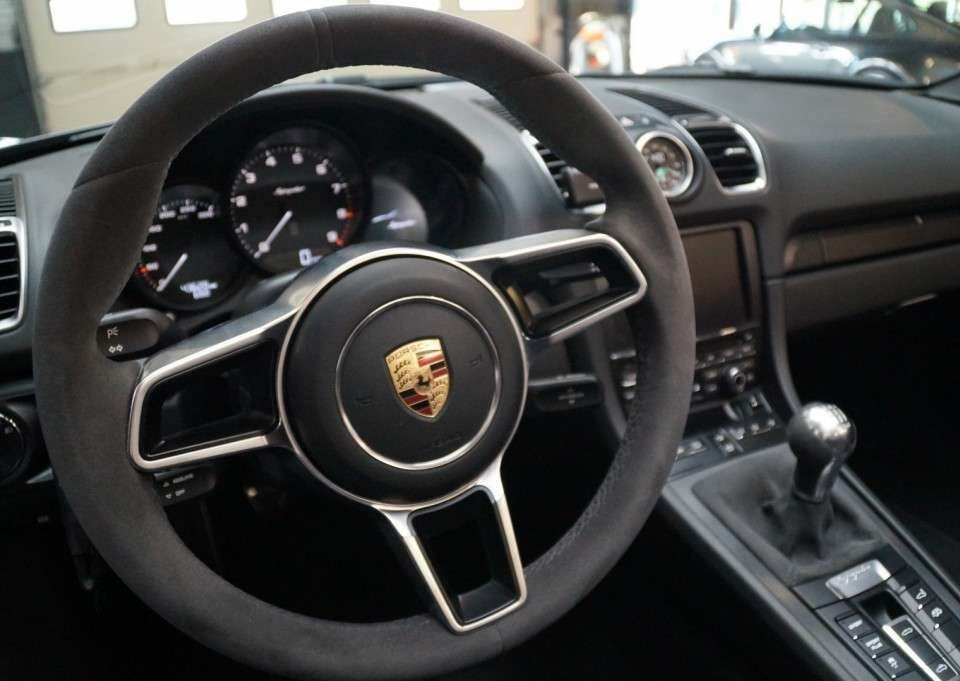 Image 10/50 of Porsche Boxster Spyder (2016)