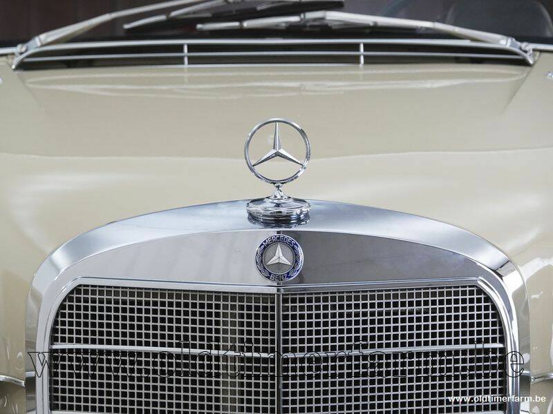 Image 10/15 of Mercedes-Benz 220 S b (1960)