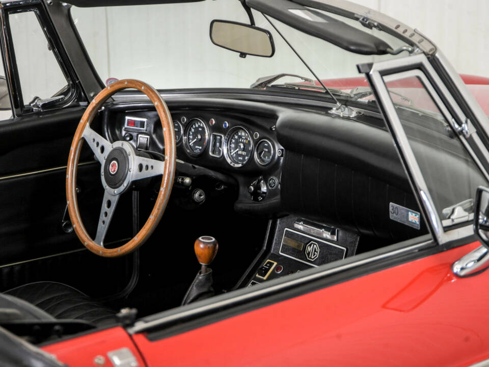 Bild 37/50 von MG MGB (1971)