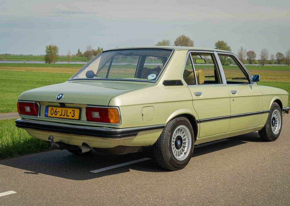 Image 7/8 de BMW 520/6 (1978)