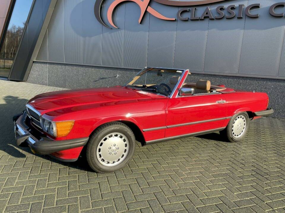 Image 1/36 of Mercedes-Benz 560 SL (1987)