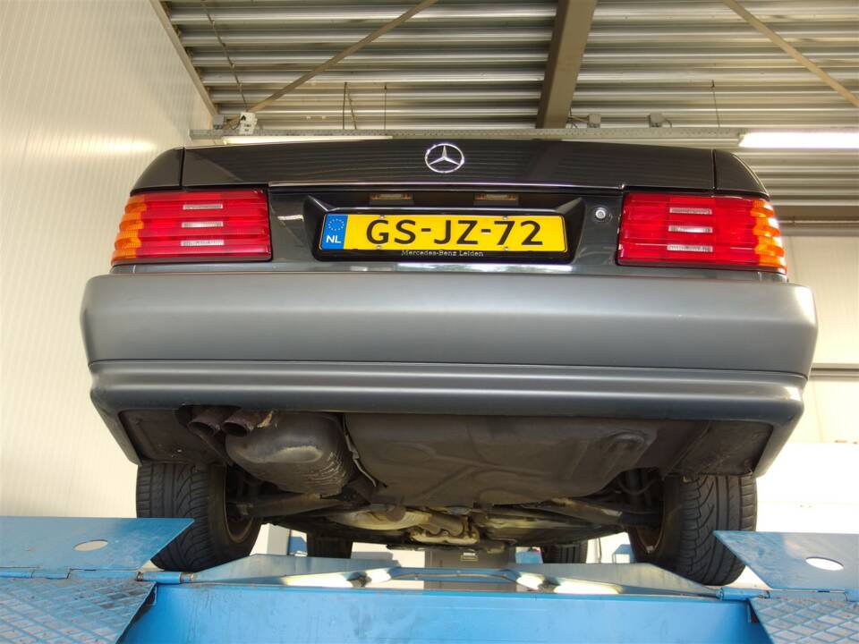 Image 92/96 of Mercedes-Benz 300 SL (1992)