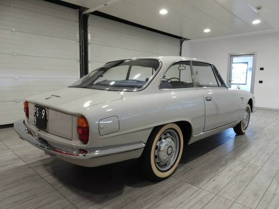 Imagen 4/15 de Alfa Romeo 2600 Sprint (1963)