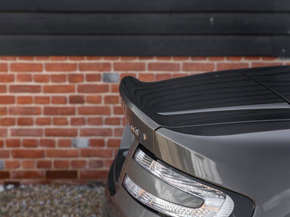 Bild 35/79 von Aston Martin DB 9 GT Volante (2017)