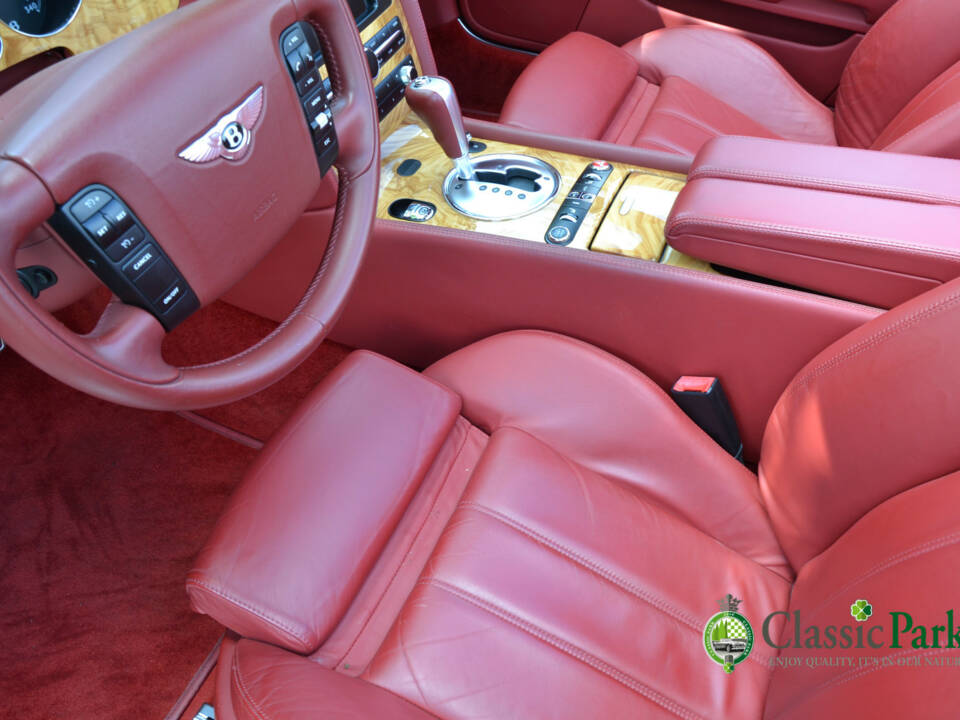 Bild 28/50 von Bentley Continental GTC (2007)