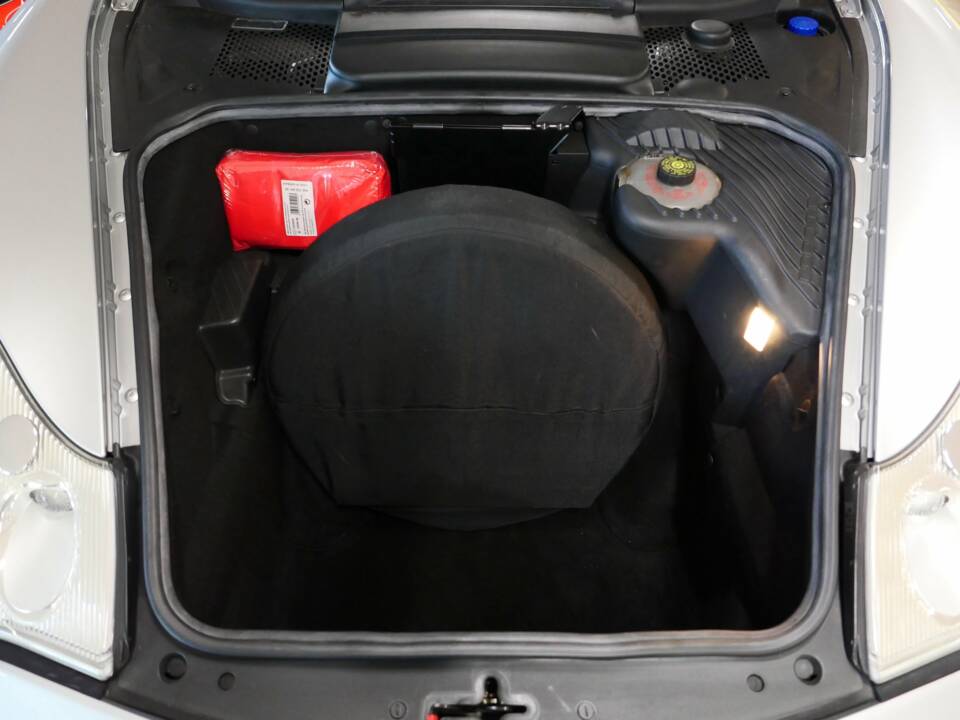 Image 9/16 of Porsche 911 Carrera (2004)