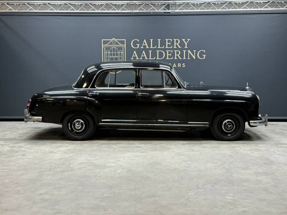 Image 31/50 of Mercedes-Benz 220 S (1955)