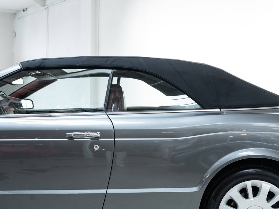 Immagine 37/45 di Bentley Azure (2007)