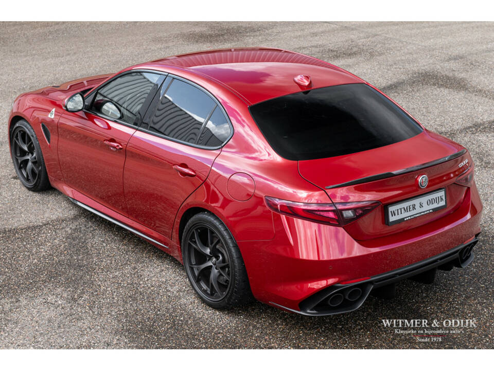 Bild 6/49 von Alfa Romeo Giulia Quadrifoglio (2017)