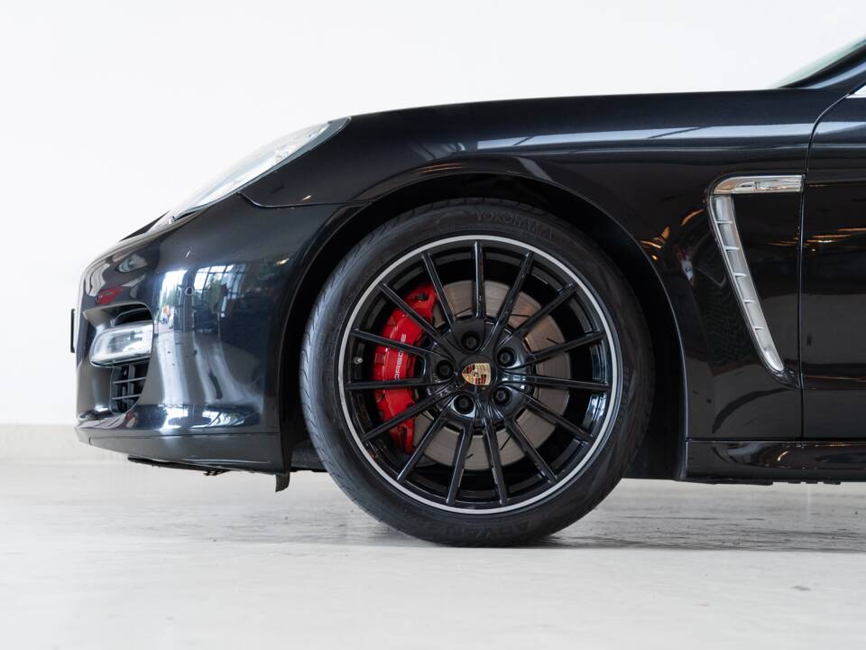 Image 26/31 of Porsche Panamera Turbo (2010)