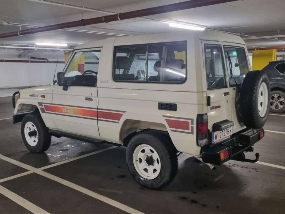 Immagine 4/19 di Toyota Land Cruiser Turbo LJ 70 (1987)