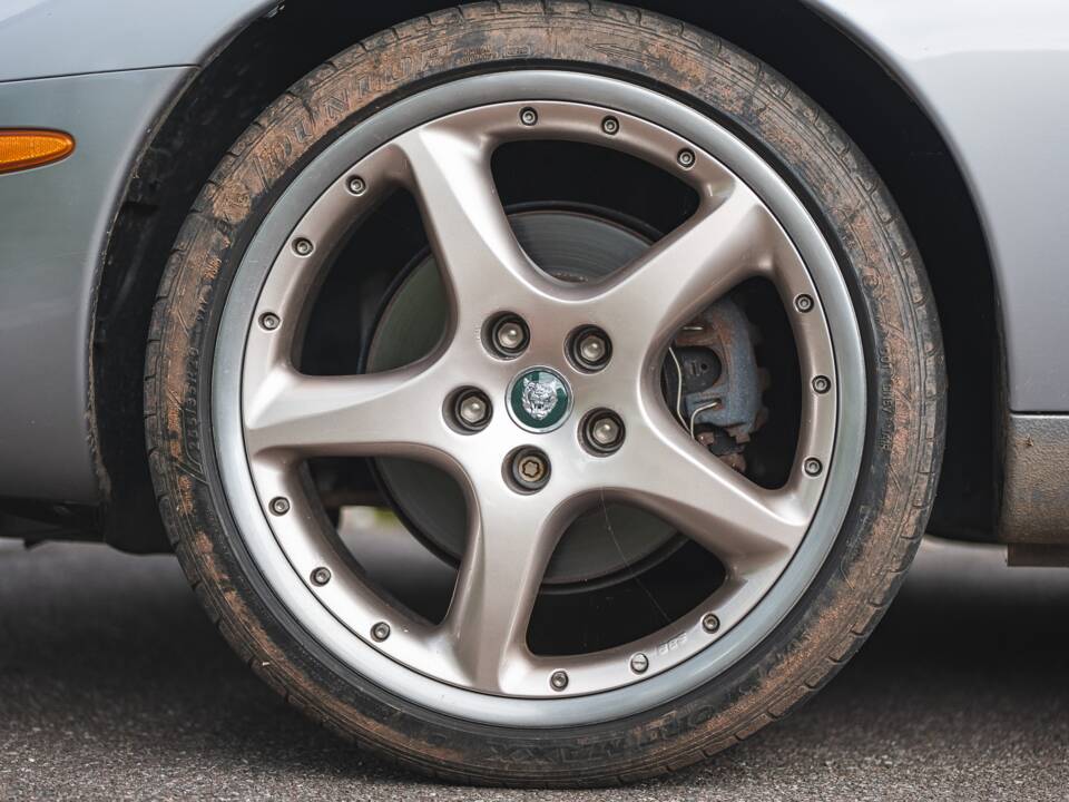 Imagen 44/50 de Jaguar XK8 4.0 (2000)