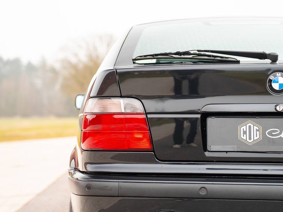Bild 14/47 von BMW 323ti Compact (1998)
