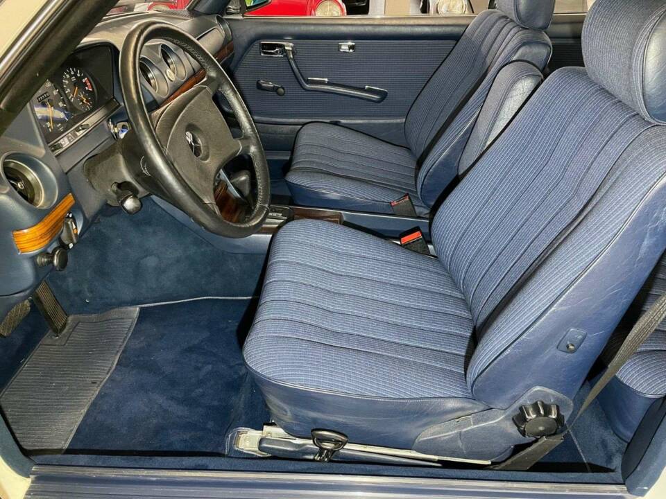 Image 12/20 of Mercedes-Benz 230 CE (1982)