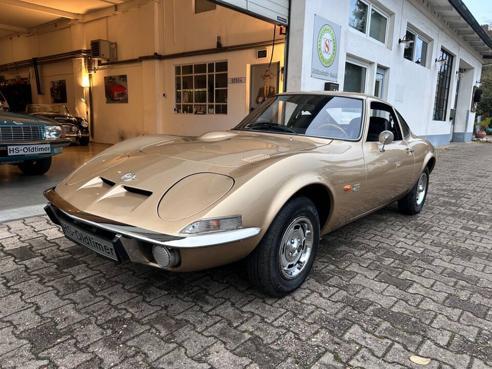 Image 32/35 of Opel GT 1900 (1970)