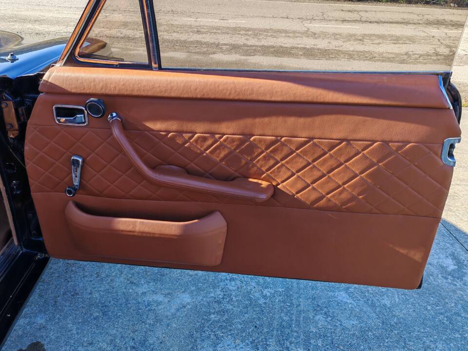 Bild 37/42 von Mercedes-Benz 250 C (1970)