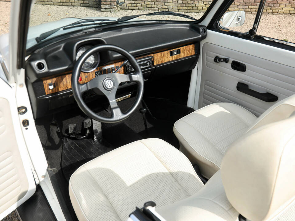 Immagine 50/50 di Volkswagen Kever 1303 &quot;Triple White&quot; (1977)