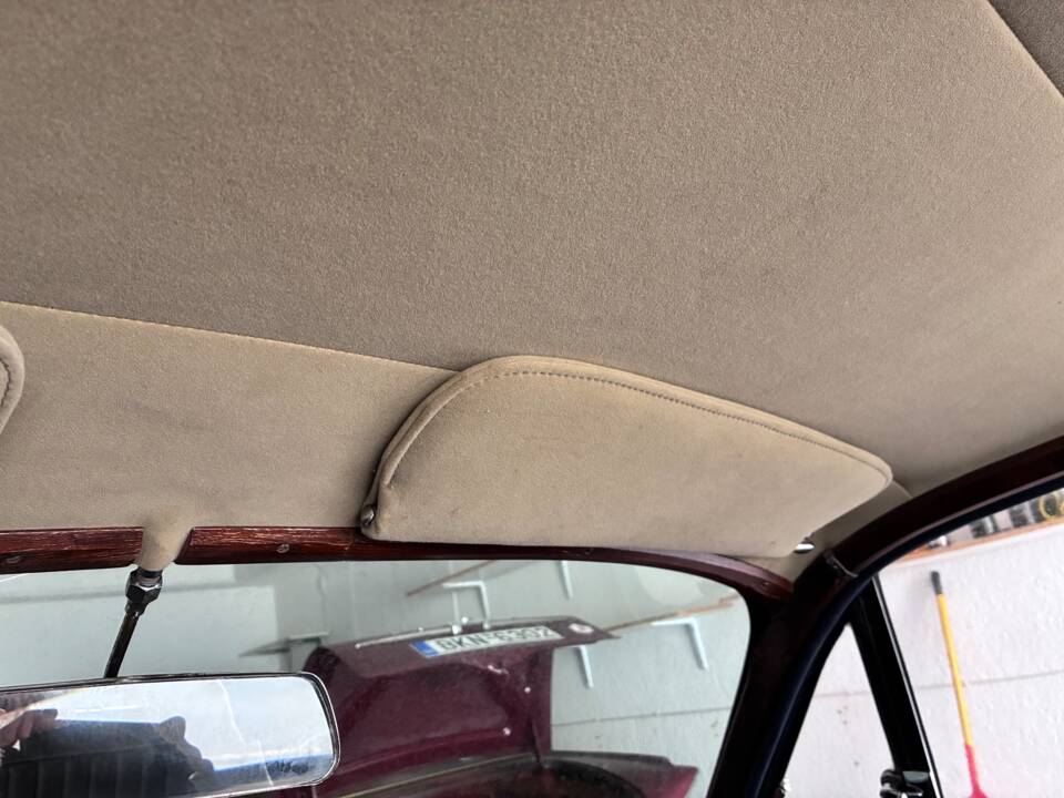 Image 20/38 of Jaguar Mk II 2.4 (1968)