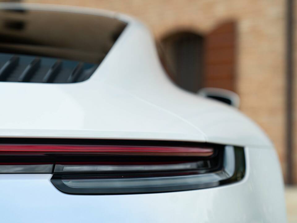 Image 20/50 de Porsche 911 Carrera S (2019)