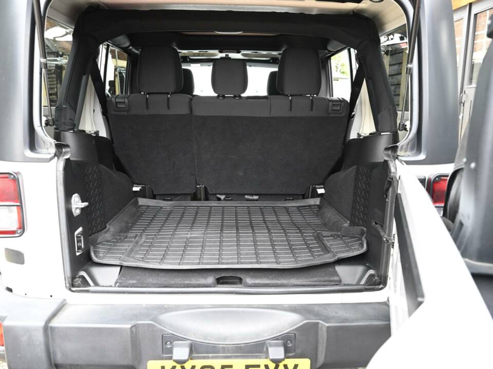 Imagen 50/50 de Jeep Wrangler 3.6 V6 (2015)