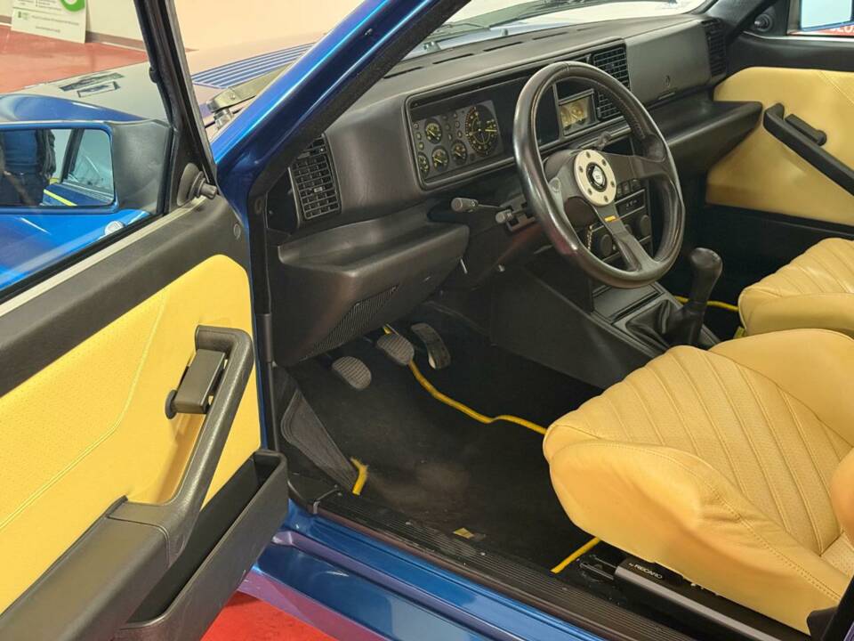 Bild 16/50 von Lancia Delta HF Turbo (1994)