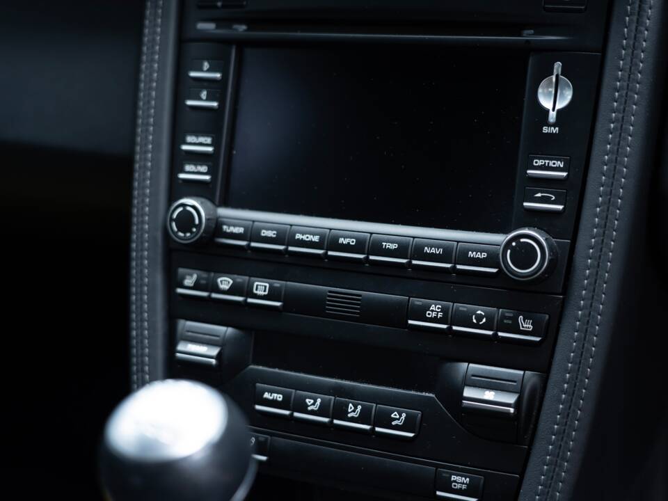Image 30/50 of Porsche 911 Carrera S (2010)